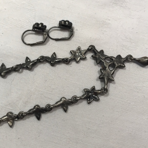 Blue necklace with matching earrings - Picture 6 of 8